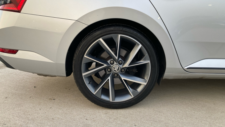 Skoda Superb 2.0 TSI 190 Sport Line Plus 5dr DSG Petrol Estate